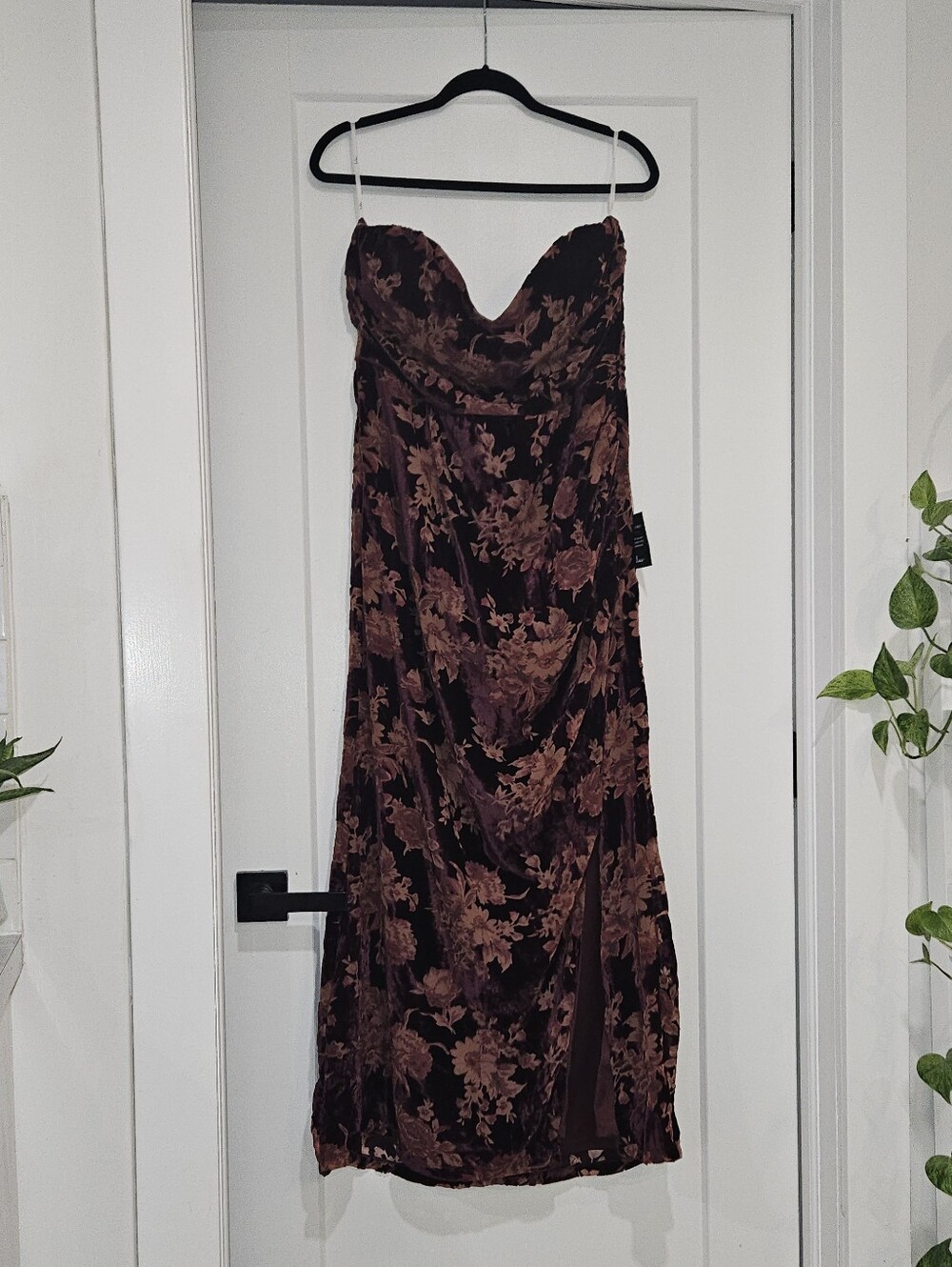 Lulu's Burgundy Floral Velvet Dress